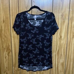 Lularoe Quarter Sleeve Top